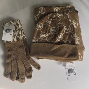 Michael Kors Hat, Scarf and gloves set